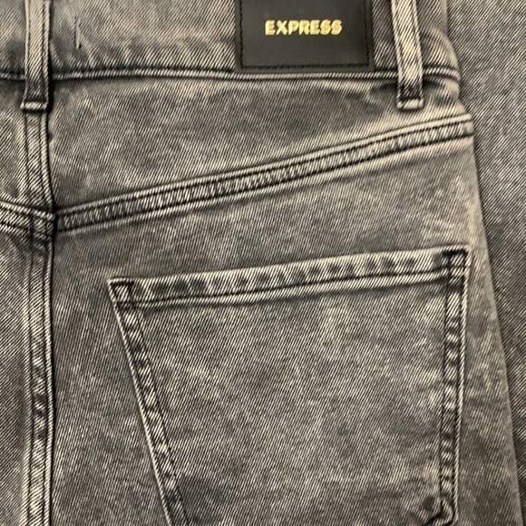 Express Super High Waisted Faded Black Cropped Straight Jeans- NWT - Picture 10 of 15